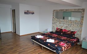 Csikos Apartment